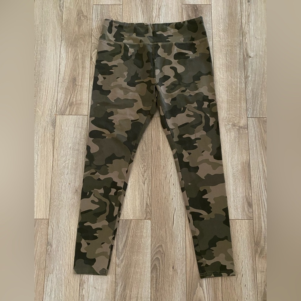 Camouflage Leggings by Wild Fable size lg